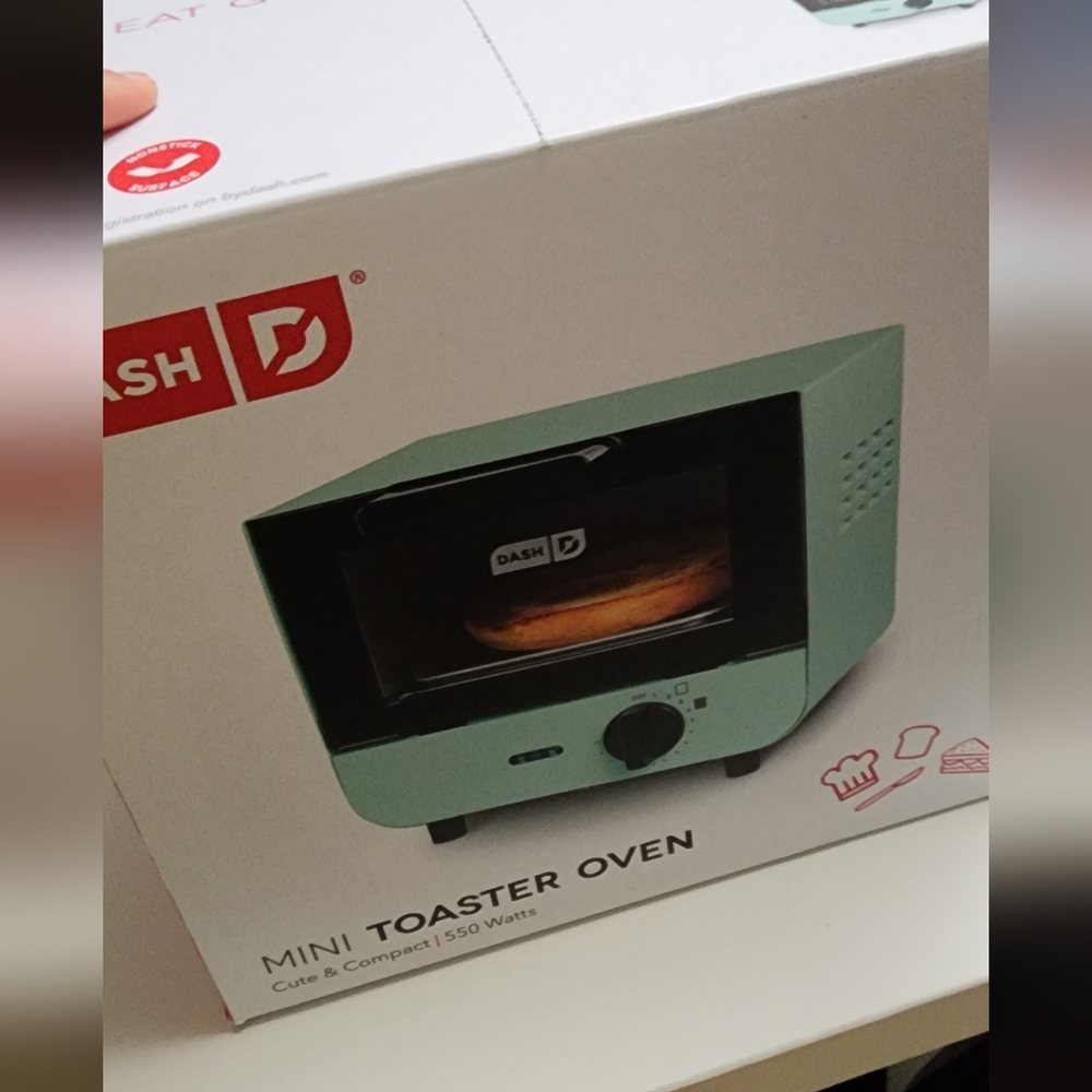 Dash Mini Toaster Oven - Green New In Box 550 Watts